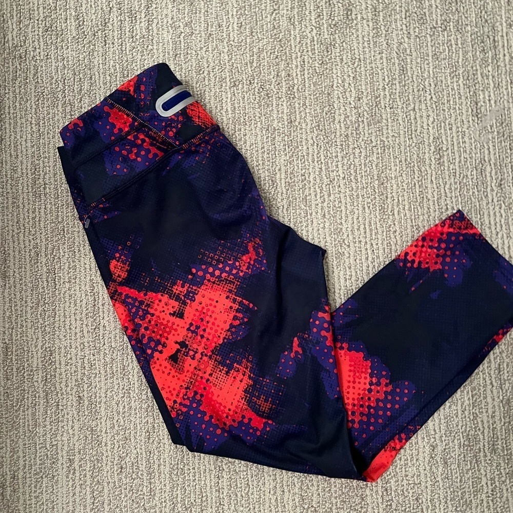 SMALL ATHELTA PURPLE AND RED, ORANGE 7/8 leggings